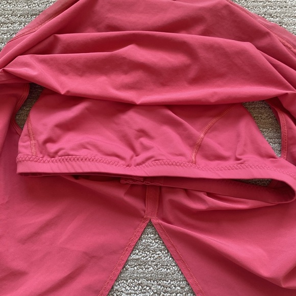 Lululemon Tank Size 8 - Picture 3 of 6